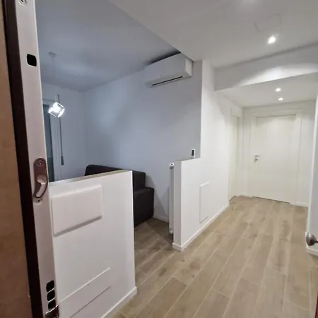 Imhome - Largo Gemito Apartmán *