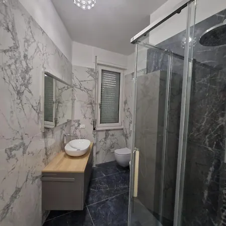 Imhome - Largo Gemito Apartmán *